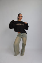Afbeelding in Gallery-weergave laden, PRIORITY LEOPARD PRINT LONGSLEEVE – BLACK