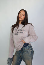 Afbeelding in Gallery-weergave laden, 1998 AMSTERDAM LONGSLEEVE – TAUPE
