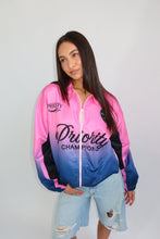 Afbeelding in Gallery-weergave laden, PRIORITY CHAMPIONS WINDBREAKER – PINK
