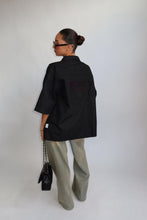 Afbeelding in Gallery-weergave laden, PRIORITY AMSTERDAM BOYFRIEND BLOUSE - Black
