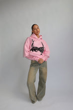 Afbeelding in Gallery-weergave laden, PRIORITY SPICE LACE HOODIE – PINK
