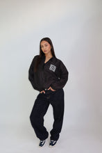Afbeelding in Gallery-weergave laden, PRIORITY MONOGRAM WINDJACKET – BLACK &amp; WHITE
