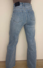 Afbeelding in Gallery-weergave laden, High-Waisted Straight Leg Jeans T286
